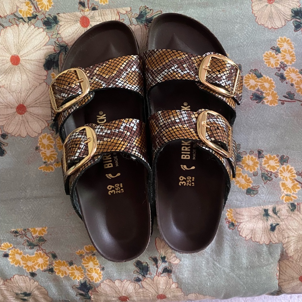 Faux snakeskin Birkenstocks size 39 narrow